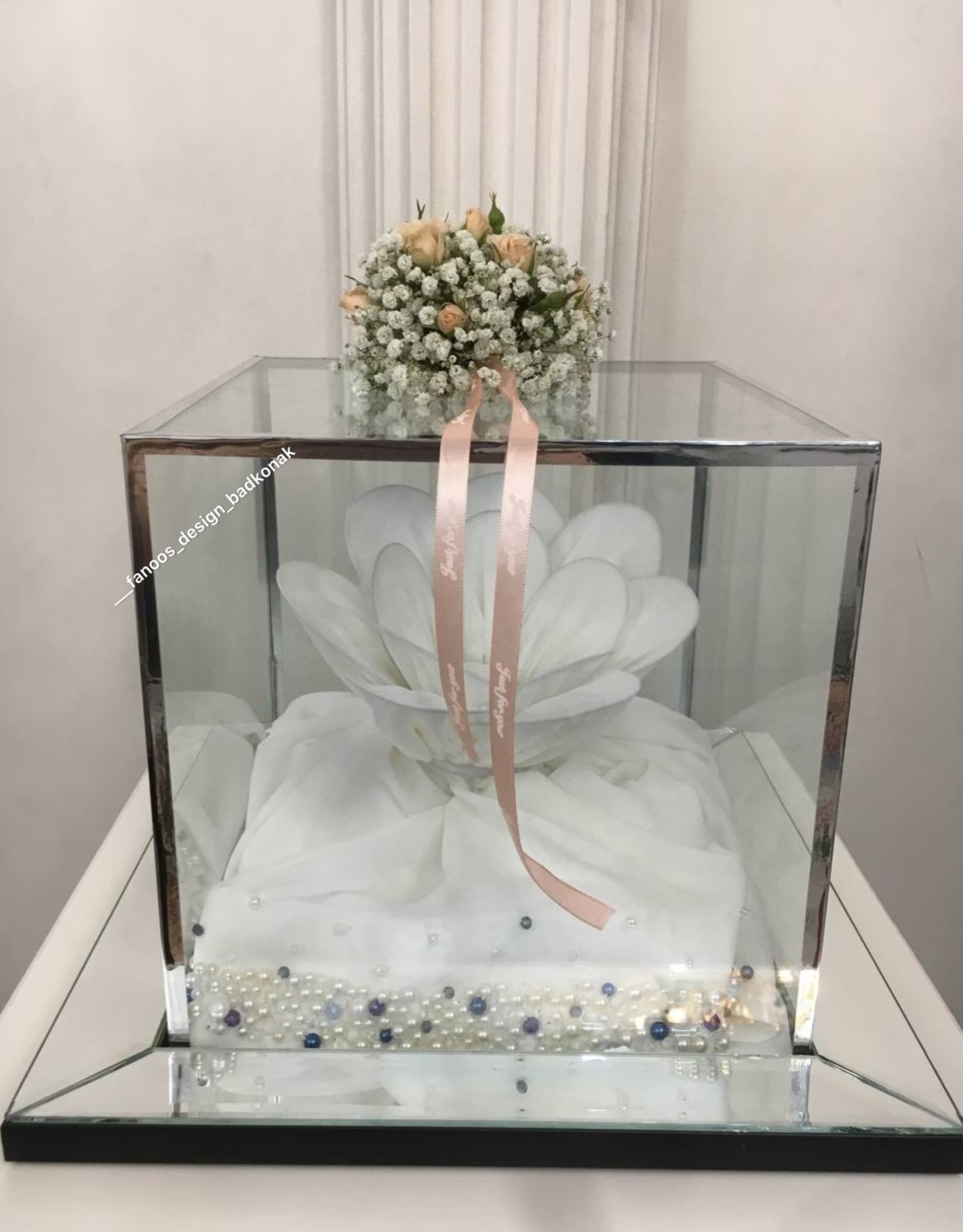 گل آرایی باکس بله برون/چیدمان وپارچه آرایی داخل باکس بله برون